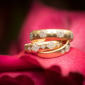 Adel Chefridi Rounded Shimmer Band