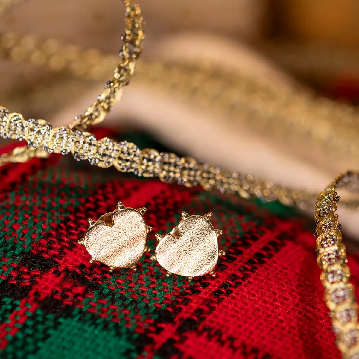 alex_sepkus_granulated_he_0.webp Alex Sepkus Granulated Heart Earrings