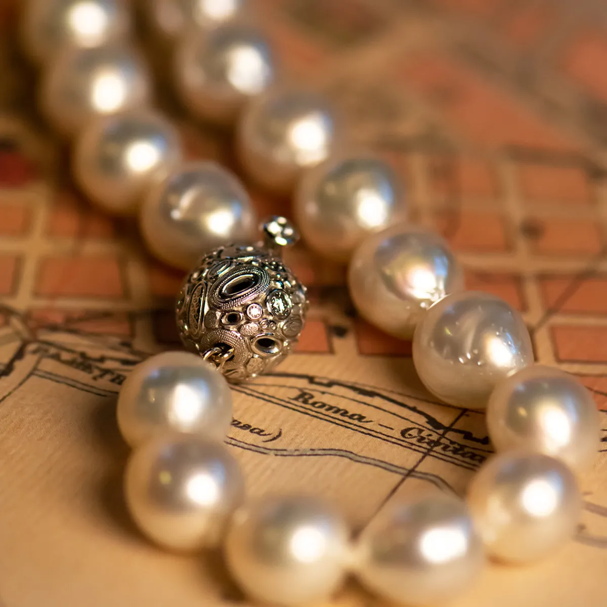 alex_sepkus_south_sea_pea_0.webp Alex Sepkus South Sea Pearl Strand with Diamond Clasp Necklace
