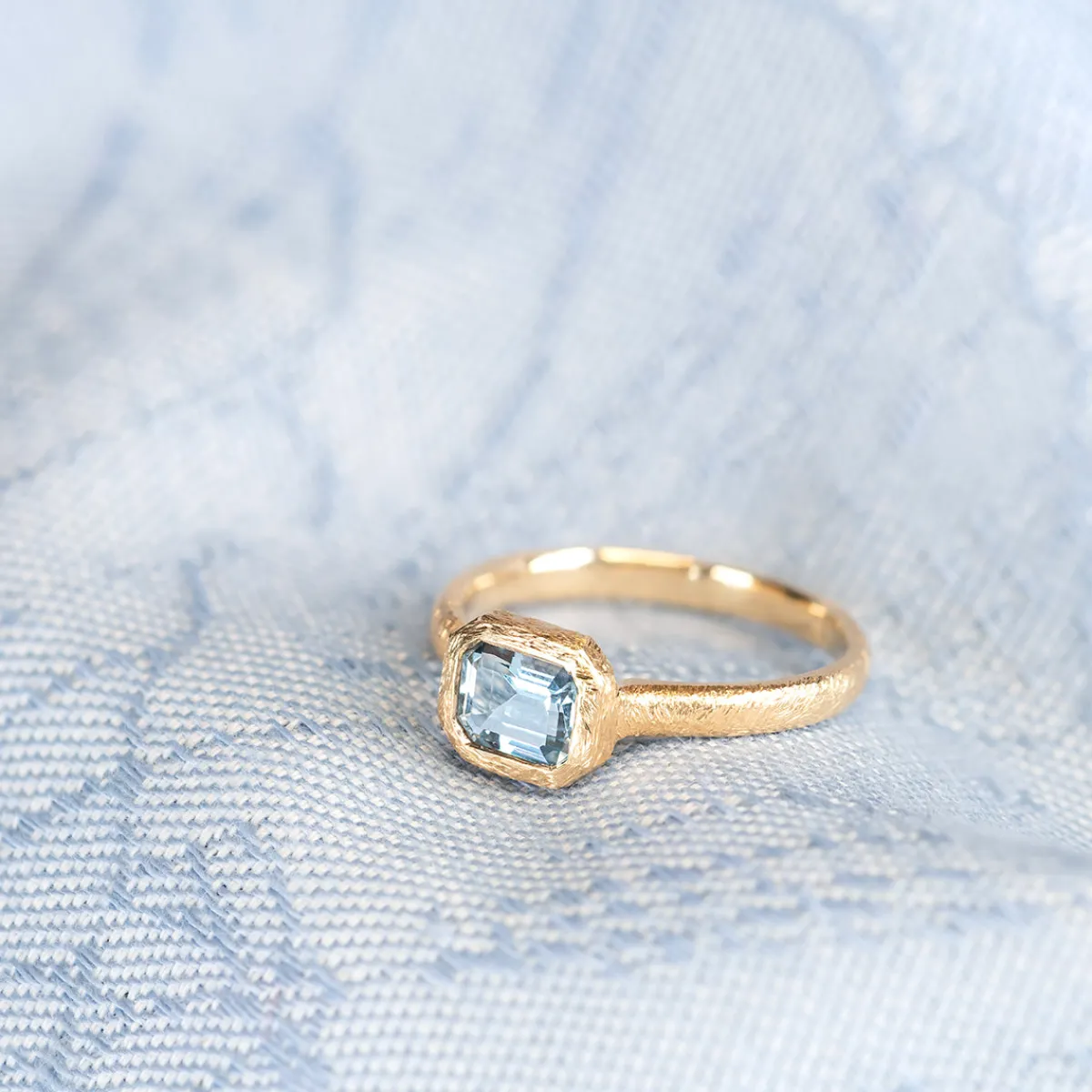 anne_sportun_boulder_emer_0.webp Anne Sportun Boulder Emerald Cut Aquamarine Ring