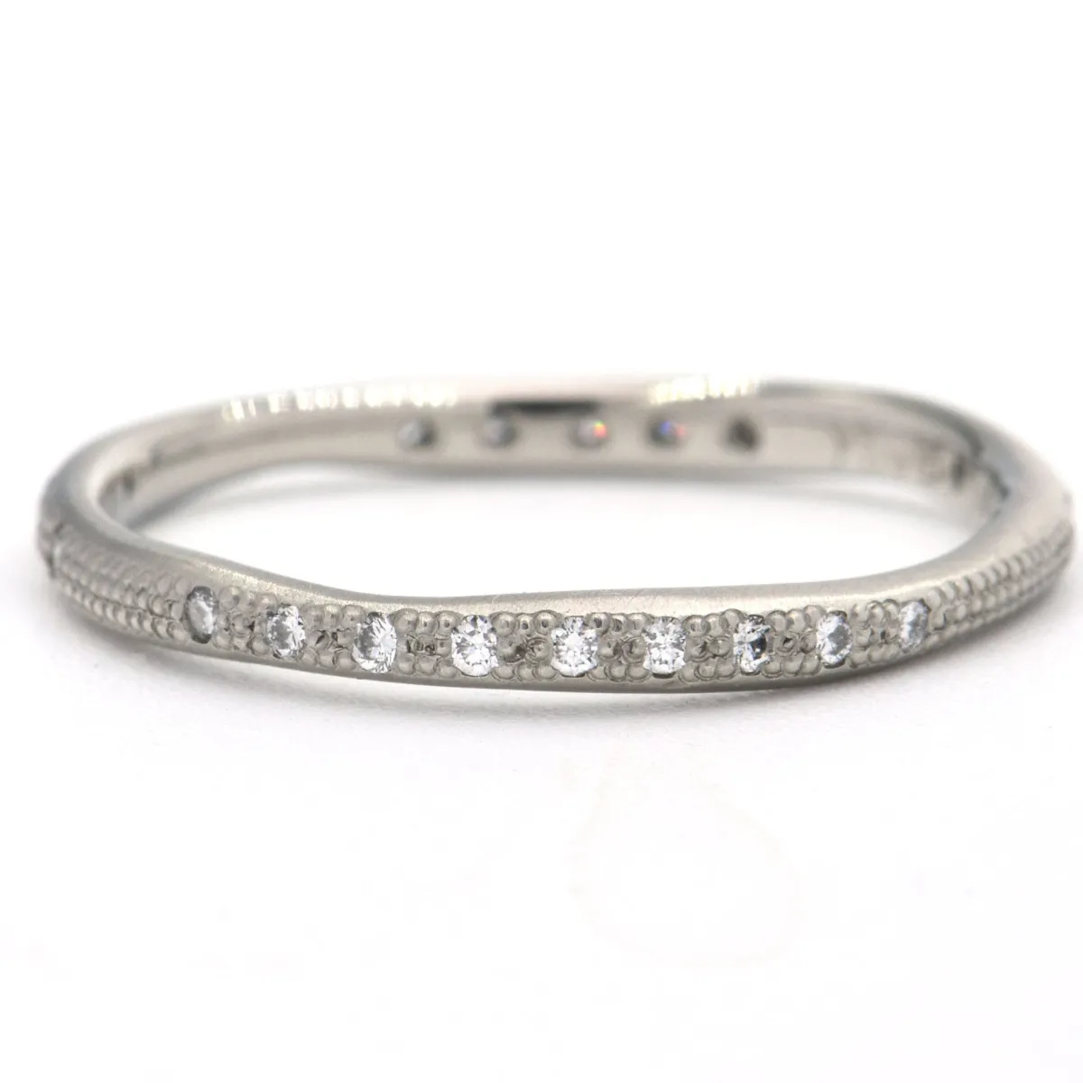 anne_sportun_k_white_gold_0-1.webp Anne Sportun 14k White Gold Wavy Stardust Band